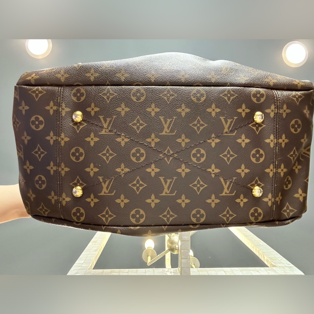 Louis Vuitton ‘Artsy’‎ Bag - Picture 8 of 9